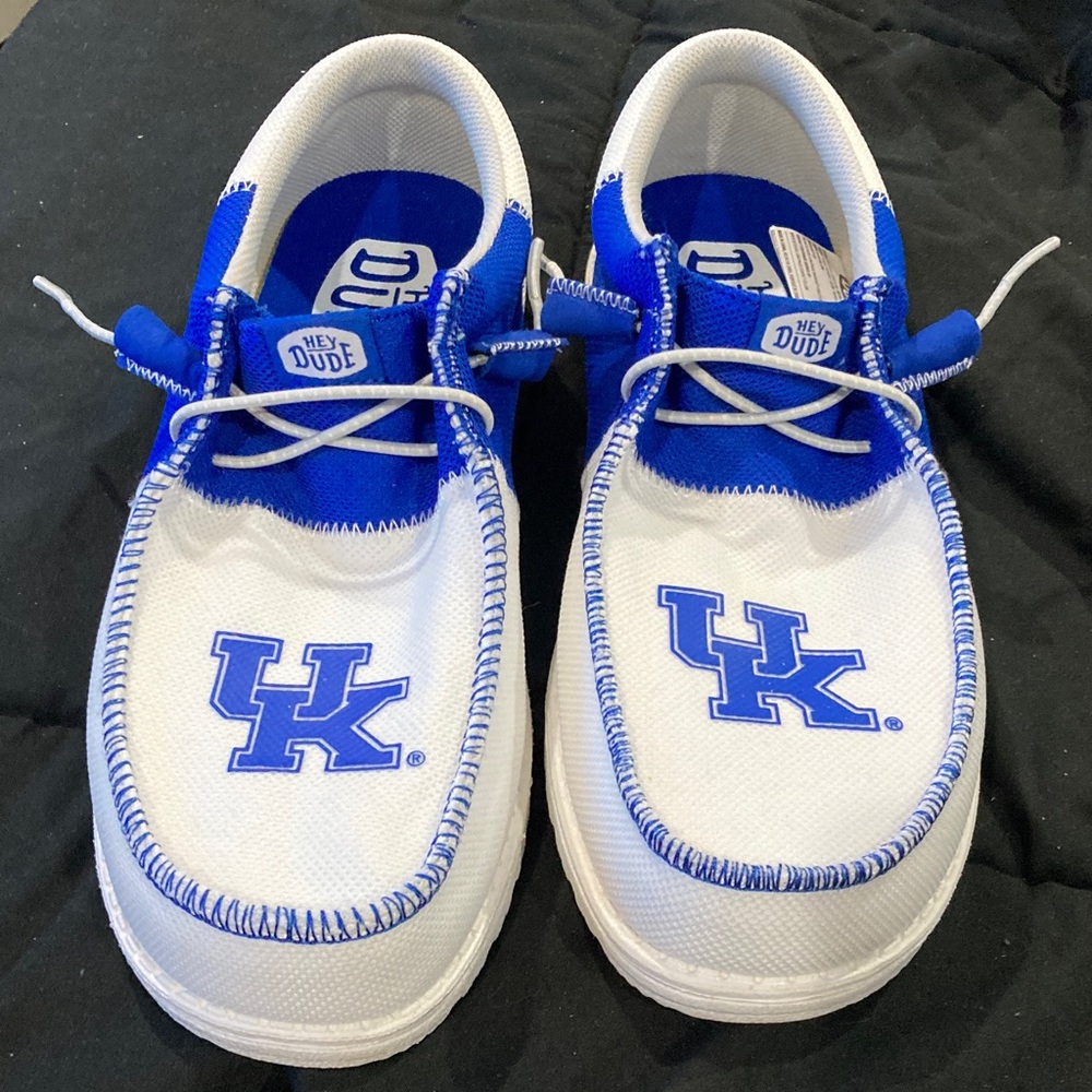 Hey Dude White and Blue Slip-On Loafers Kentucky Wildcats Men’s size 8 M US.